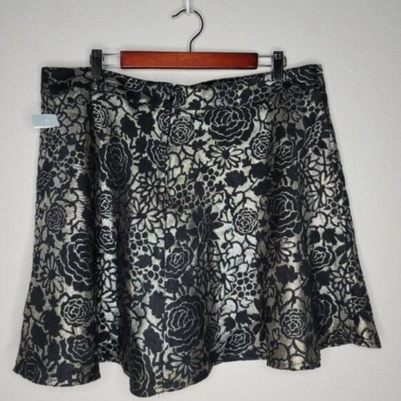 Forever 21+ 1X Black Gold Floral Skirt – Plus Size Skater Silhouette - Picture 5 of 12